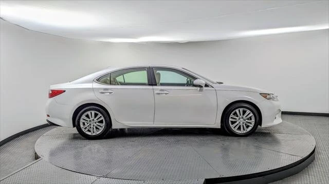 2014 Lexus ES 6th Gen - Image 7 of 20
