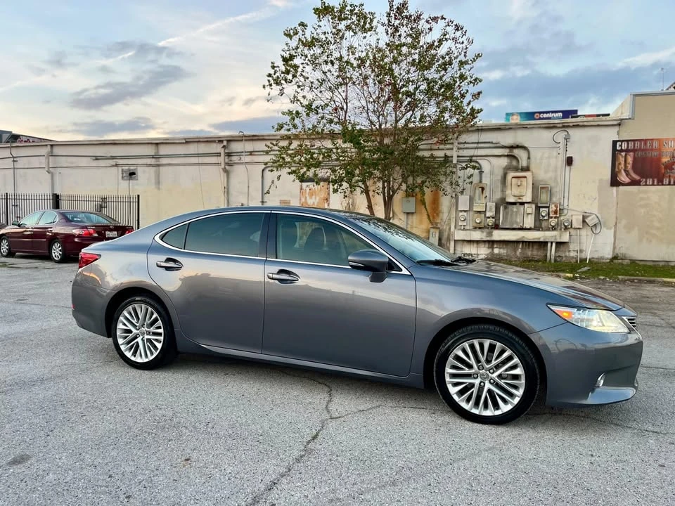 2014 Lexus ES 6th Gen - Image 3 of 17
