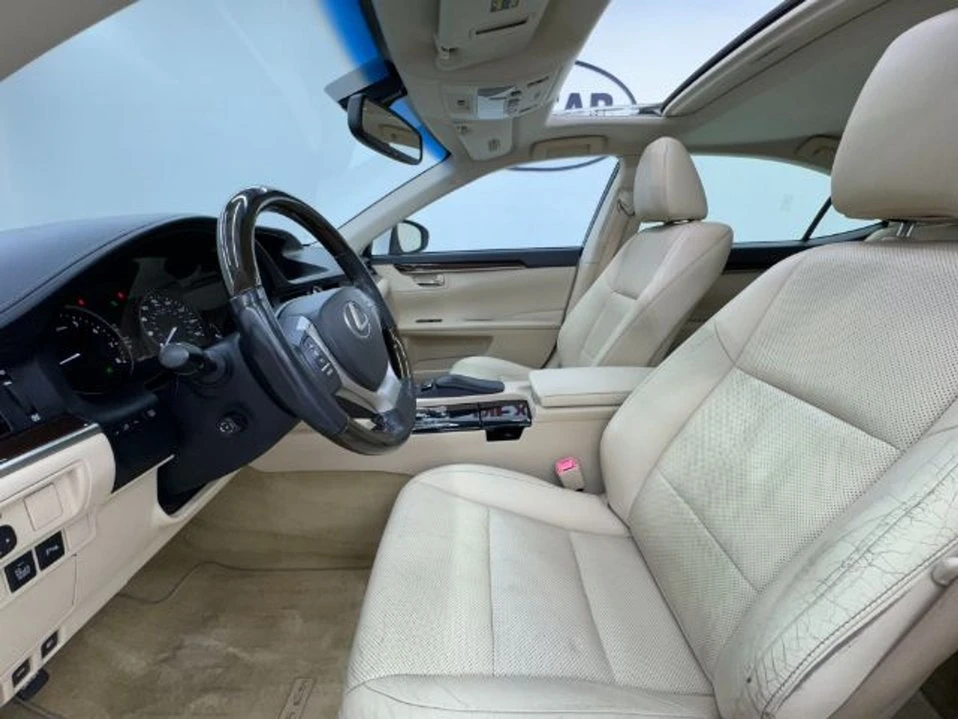 2014 Lexus ES 6th Gen - Image 3 of 6