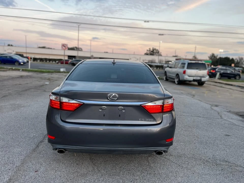 2014 Lexus ES 6th Gen - Image 4 of 17