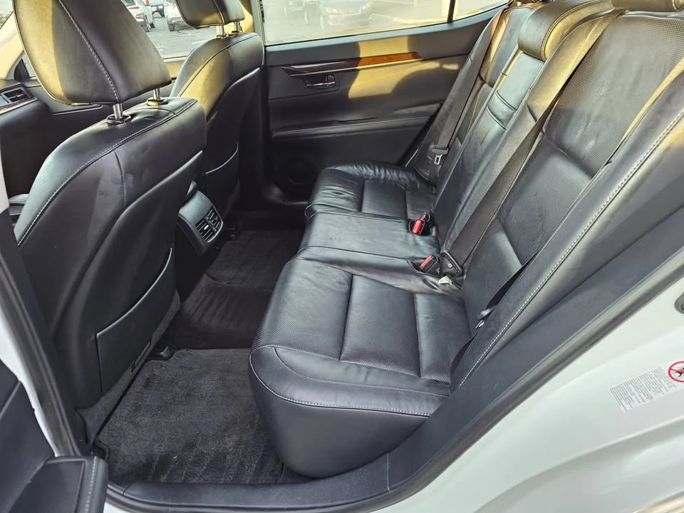 2014 Lexus ES 6th Gen - Image 21 of 21