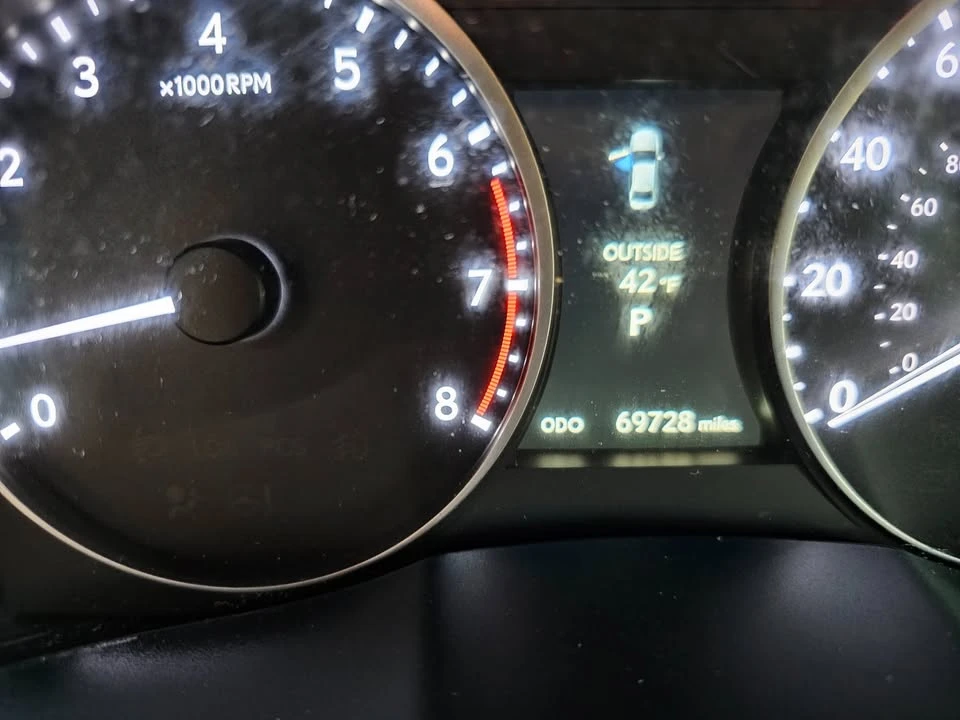 2014 Lexus ES 6th Gen - Image 14 of 21