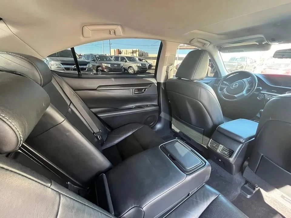 2014 Lexus ES 5th Gen - Image 7 of 20