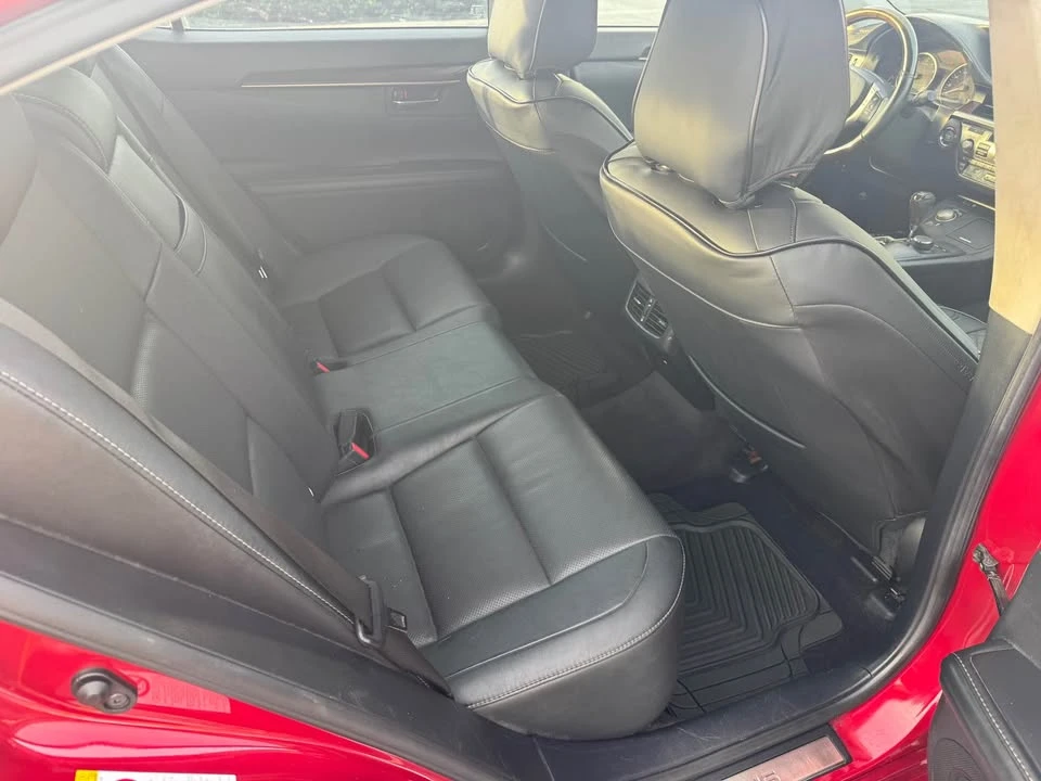 2014 Lexus ES 6th Gen - Image 11 of 13