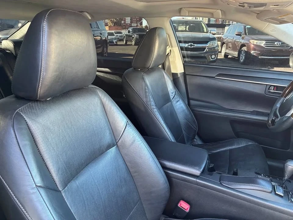 2014 Lexus ES 5th Gen - Image 6 of 20