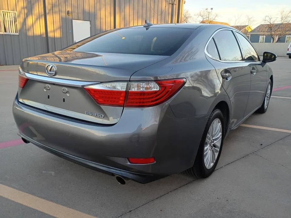 2014 Lexus ES 6th Gen - Image 5 of 19