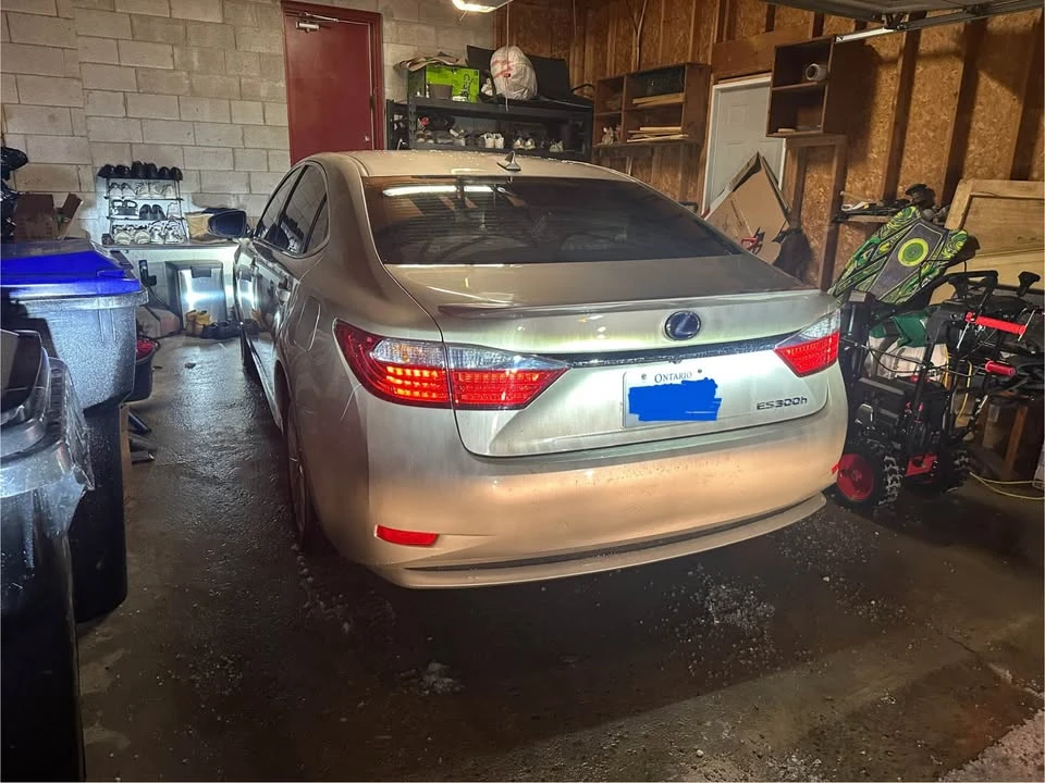 2014 Lexus ES 6th Gen - Image 11 of 12