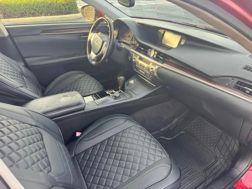 2014 Lexus ES 6th Gen - Image 12 of 13