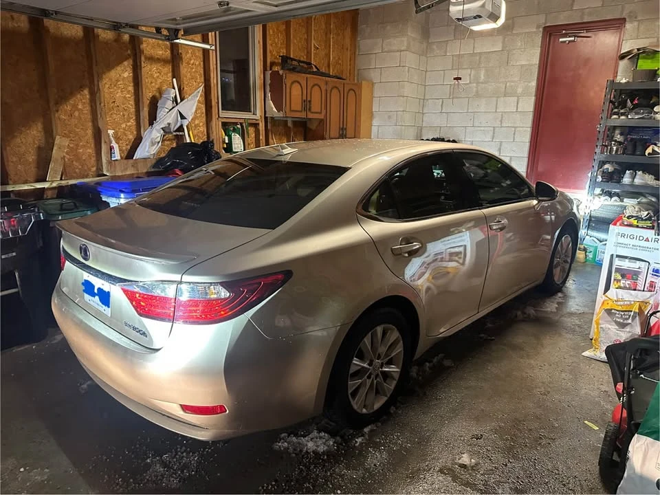 2014 Lexus ES 6th Gen - Image 10 of 12