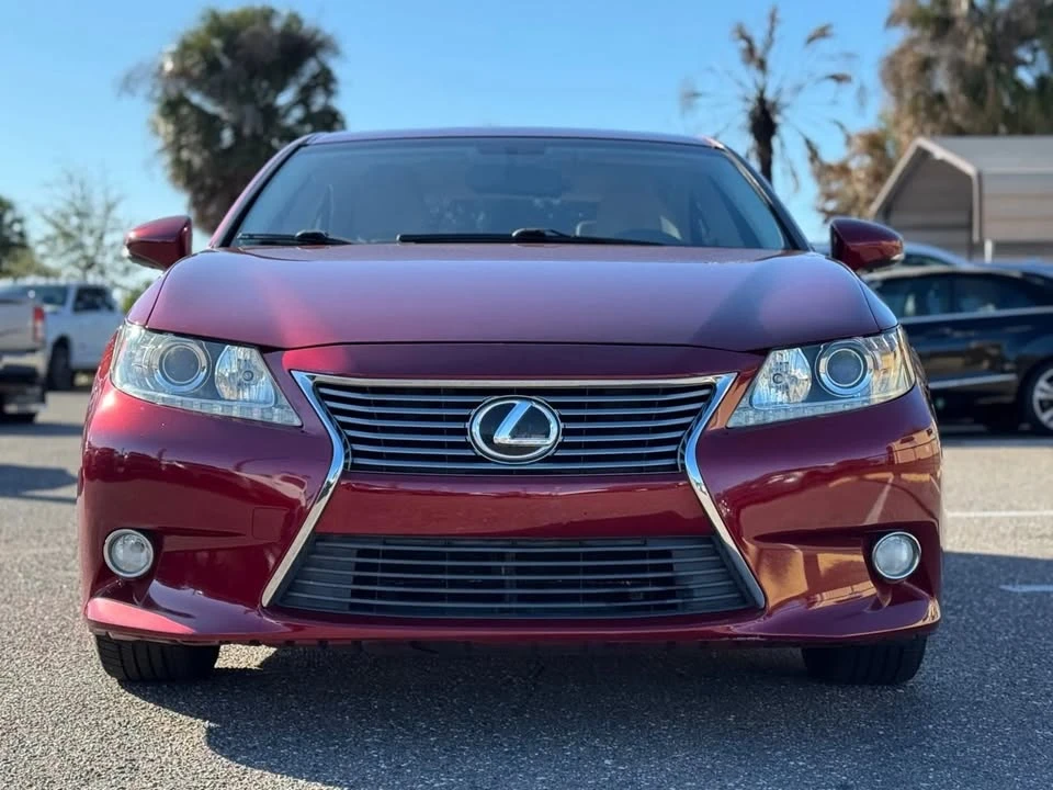 2014 Lexus ES 6th Gen - Image 2 of 19