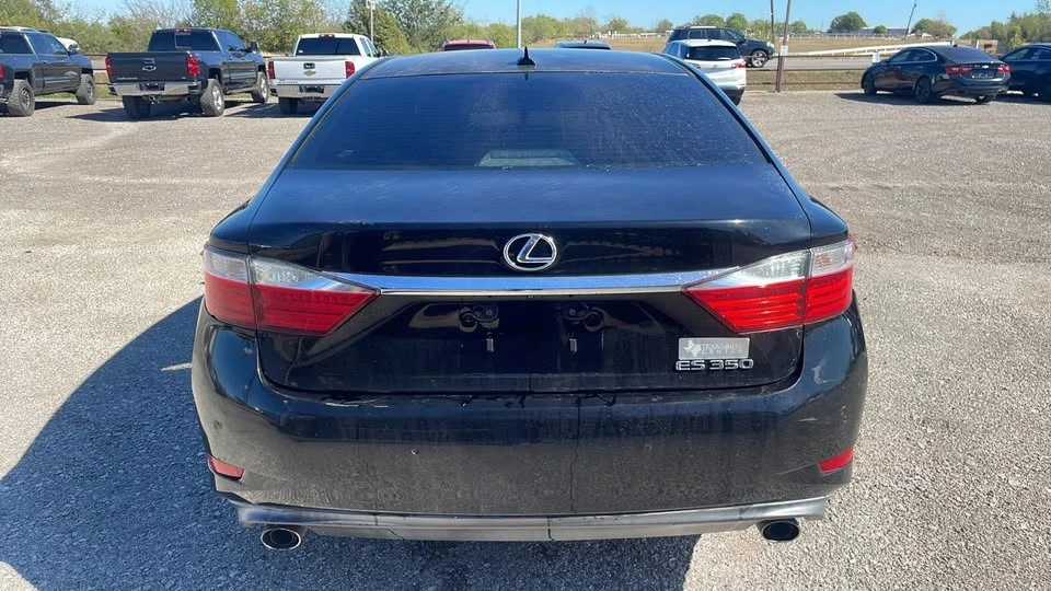 2014 Lexus ES 6th Gen - Image 4 of 15