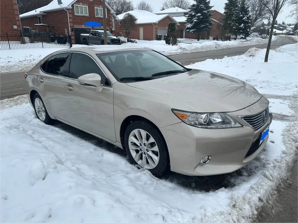 2014 Lexus ES 6th Gen - Image 5 of 12