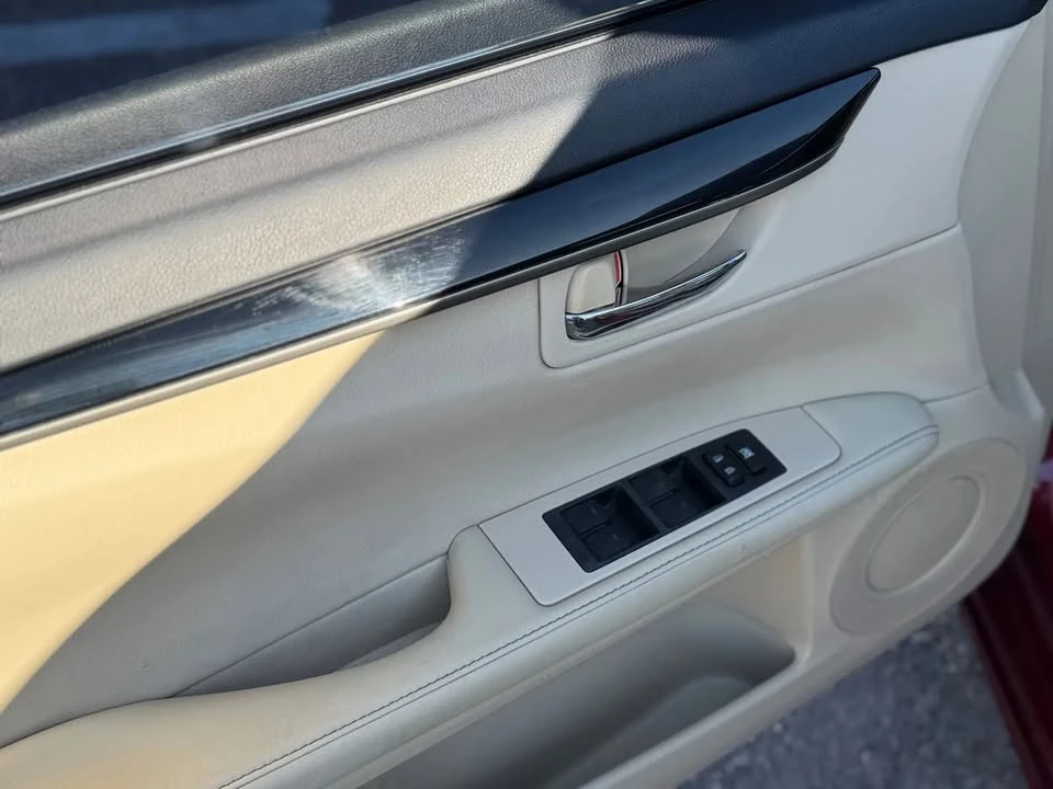 2014 Lexus ES 6th Gen - Image 16 of 19