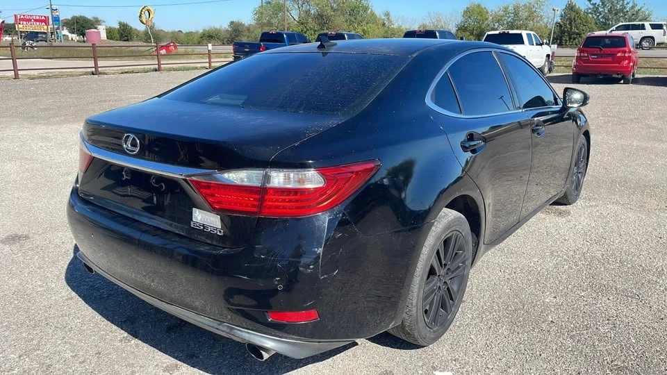 2014 Lexus ES 6th Gen - Image 5 of 15