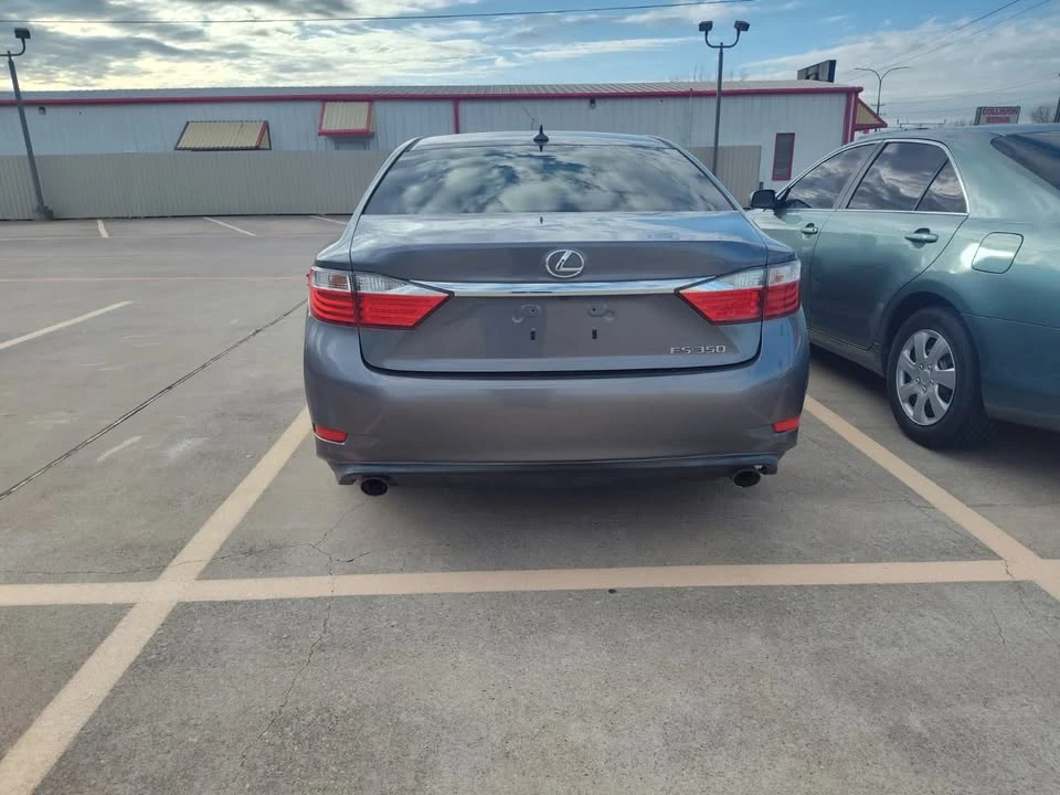 2014 Lexus ES 6th Gen - Image 3 of 6