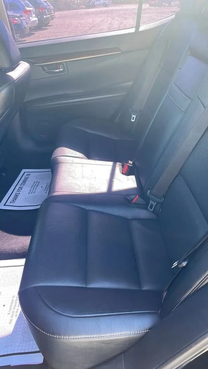 2014 Lexus ES 6th Gen - Image 11 of 15