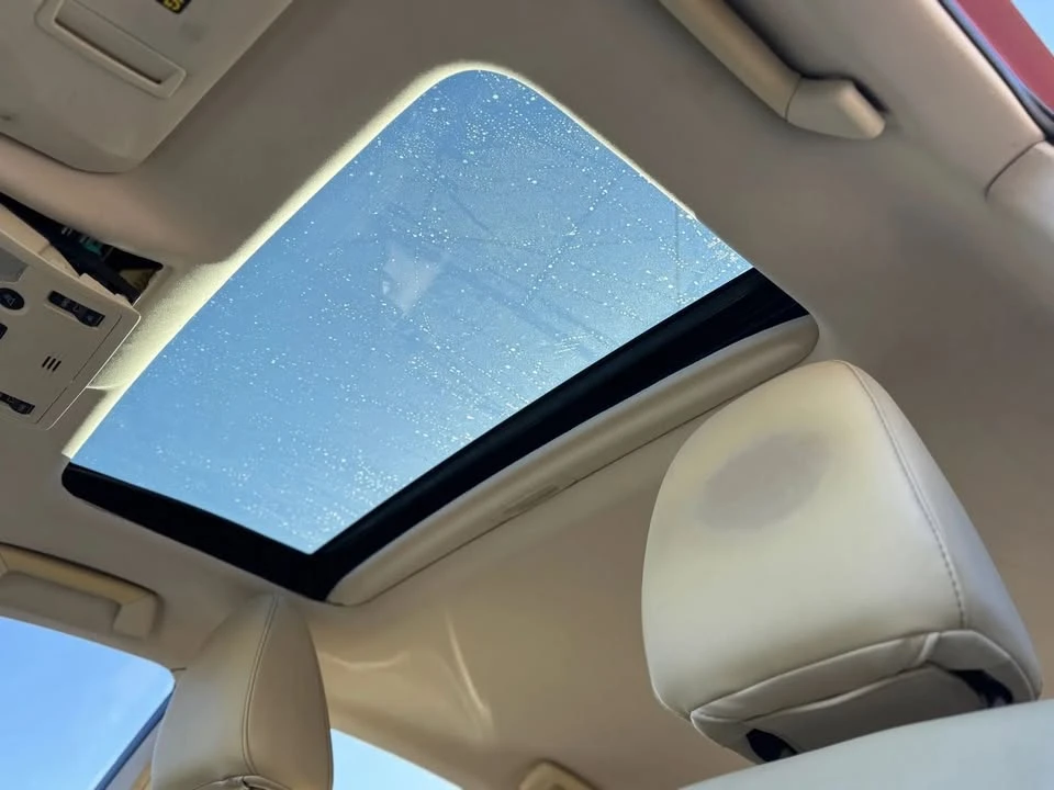 2014 Lexus ES 6th Gen - Image 15 of 19