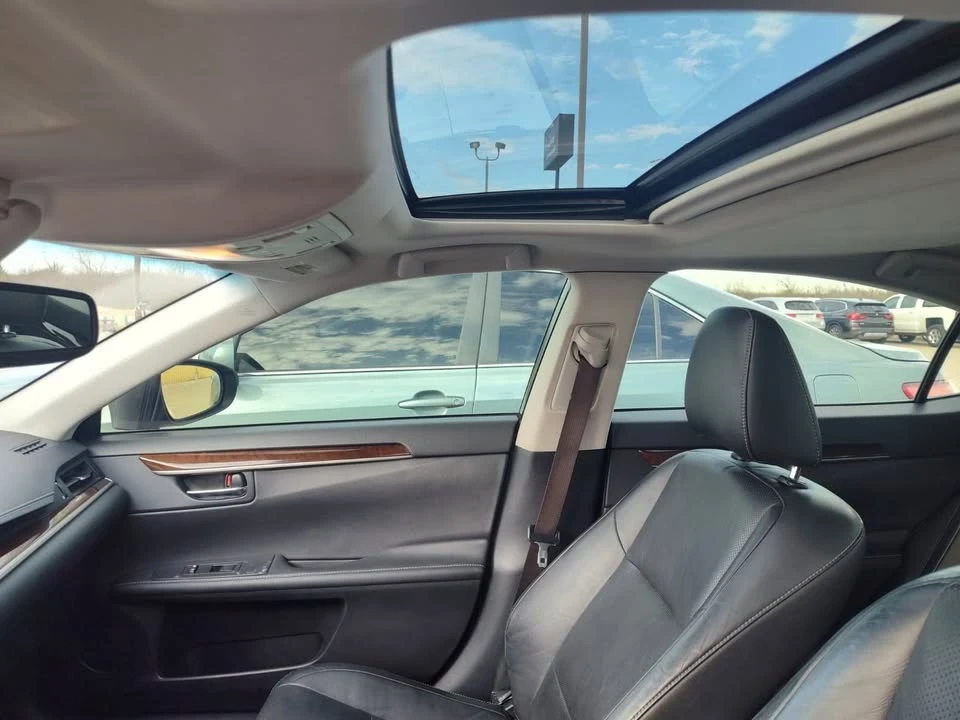 2014 Lexus ES 6th Gen - Image 5 of 6