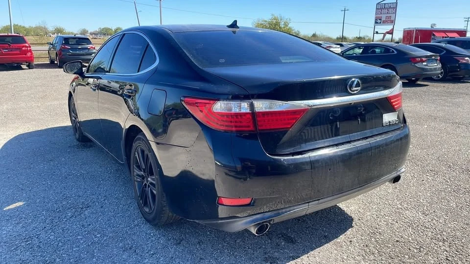 2014 Lexus ES 6th Gen - Image 3 of 15