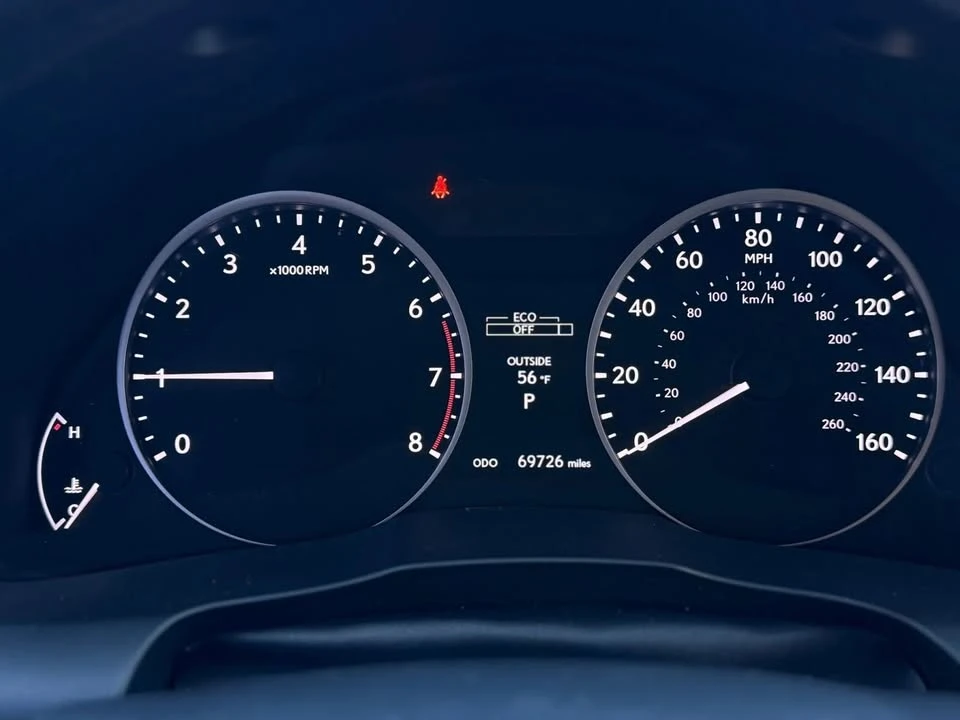 2014 Lexus ES 6th Gen - Image 10 of 19