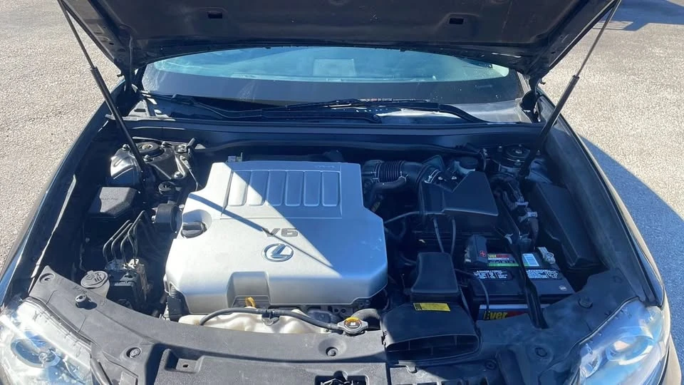 2014 Lexus ES 6th Gen - Image 9 of 15