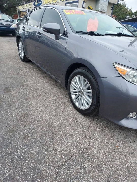 2014 Lexus ES 6th Gen - Image 2 of 20