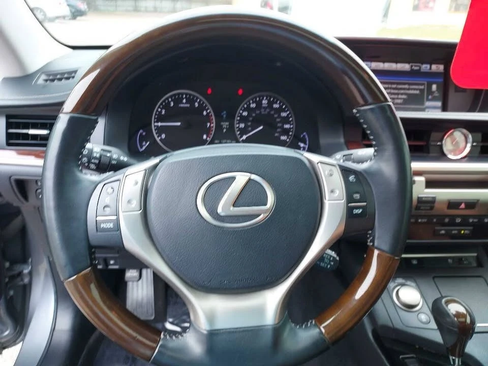 2014 Lexus ES 6th Gen - Image 13 of 20