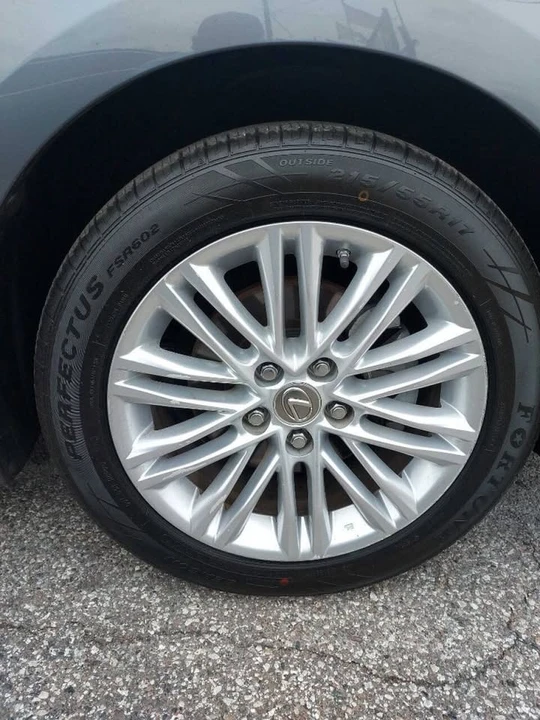 2014 Lexus ES 6th Gen - Image 7 of 20