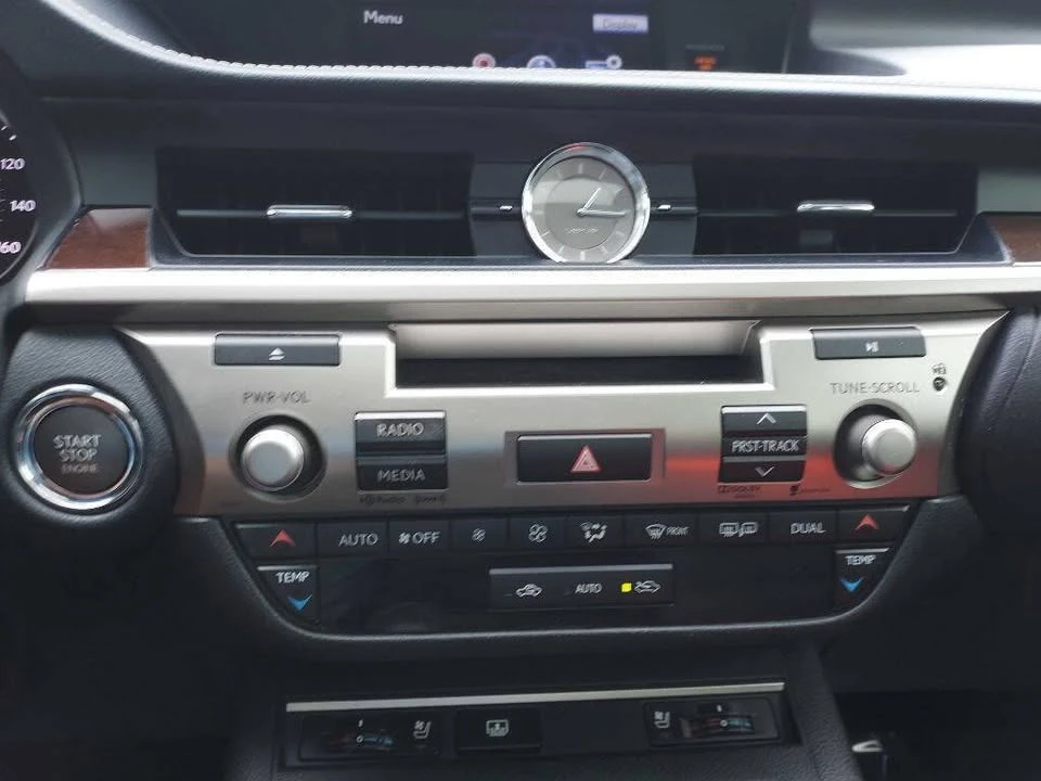 2014 Lexus ES 6th Gen - Image 14 of 20