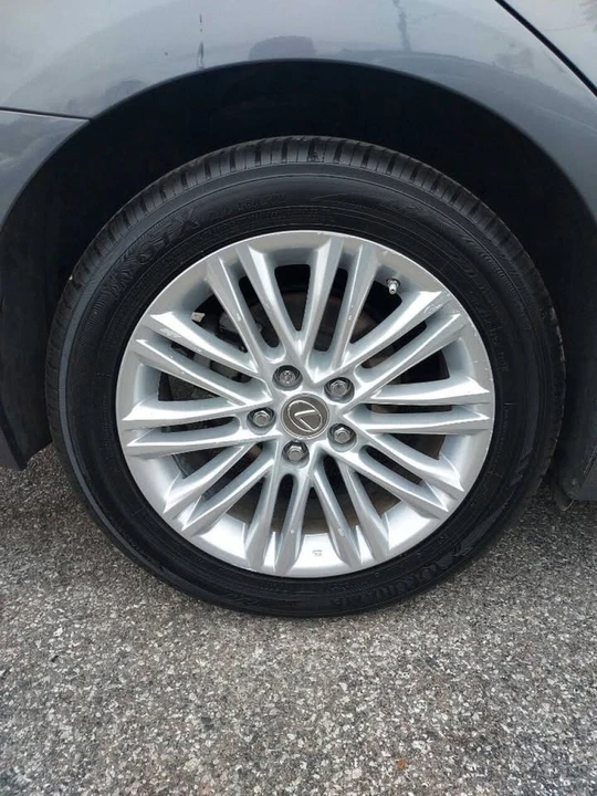 2014 Lexus ES 6th Gen - Image 8 of 20
