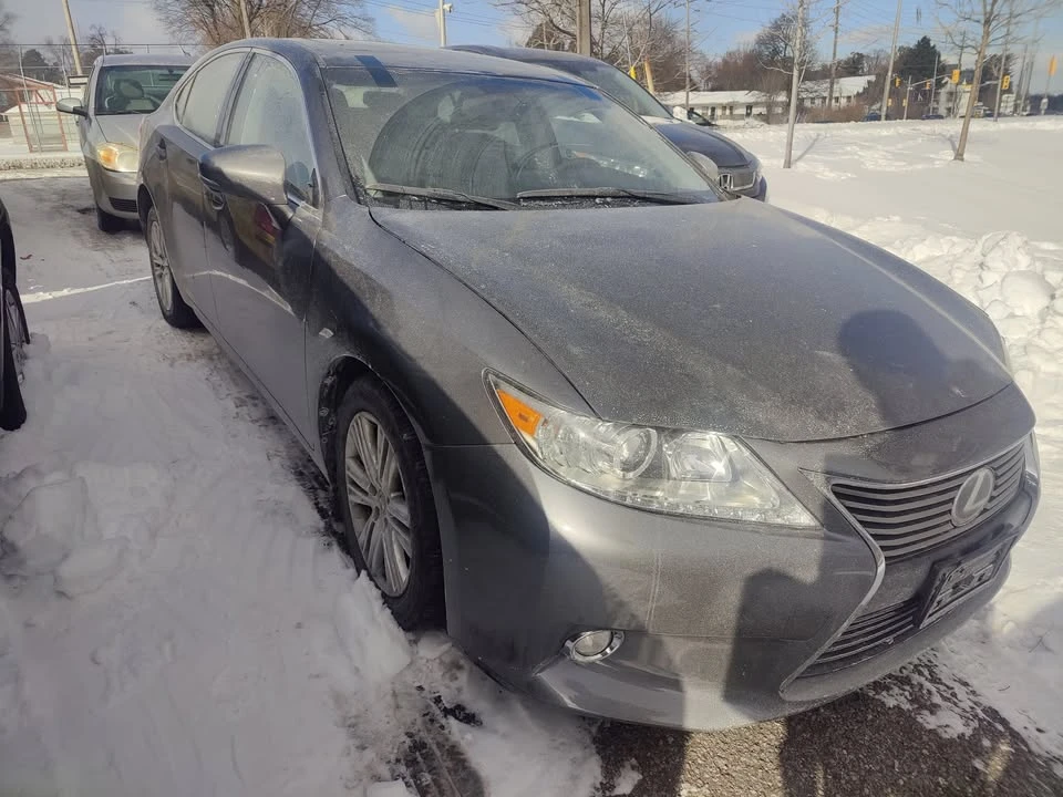 2014 Lexus ES 6th Gen - Image 2 of 5