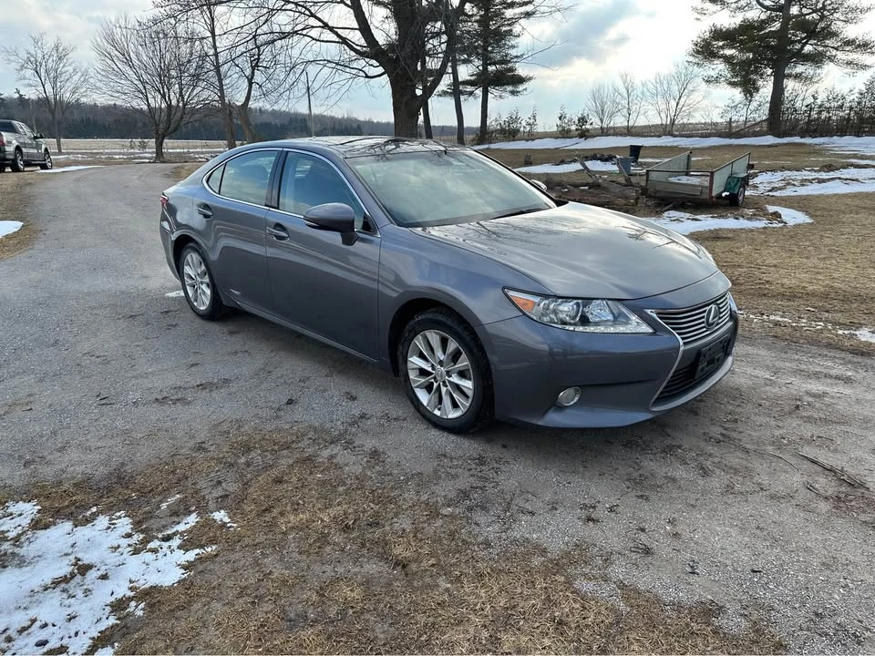 2014 Lexus ES 6th Gen - Image 2 of 20