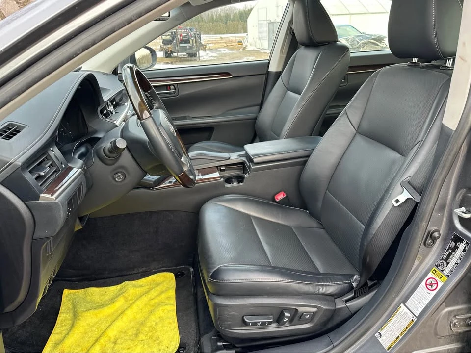 2014 Lexus ES 6th Gen - Image 10 of 20