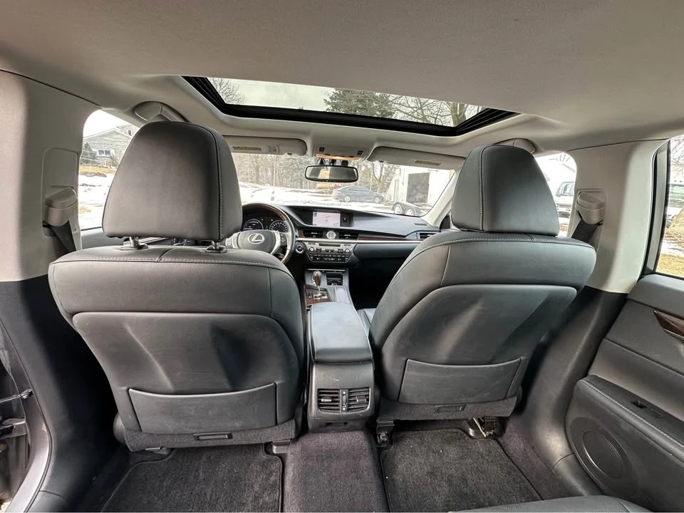 2014 Lexus ES 6th Gen - Image 14 of 20