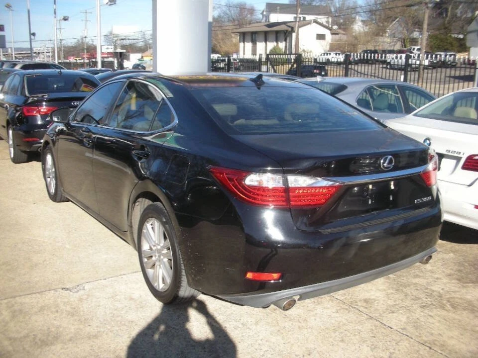 2014 Lexus ES 6th Gen - Image 4 of 7