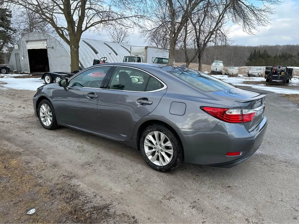 2014 Lexus ES 6th Gen - Image 6 of 20