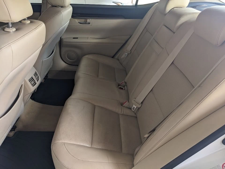2014 Lexus ES 6th Gen - Image 2 of 14