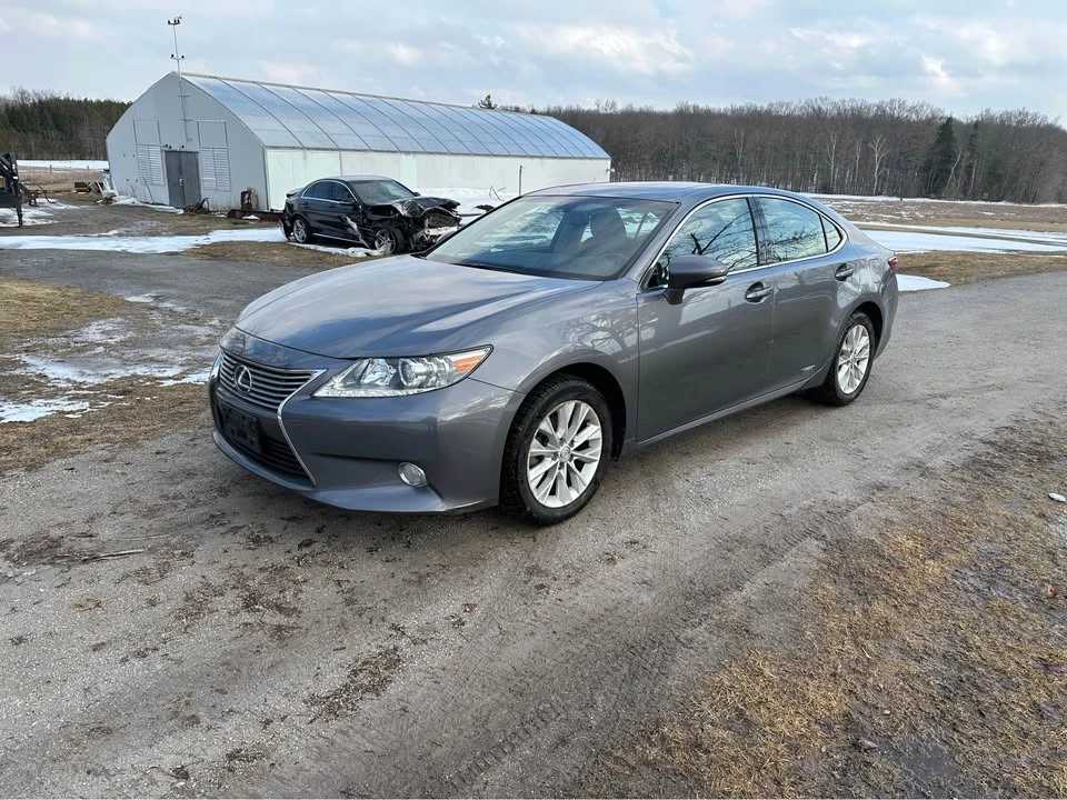 2014 Lexus ES 6th Gen - Image 3 of 20