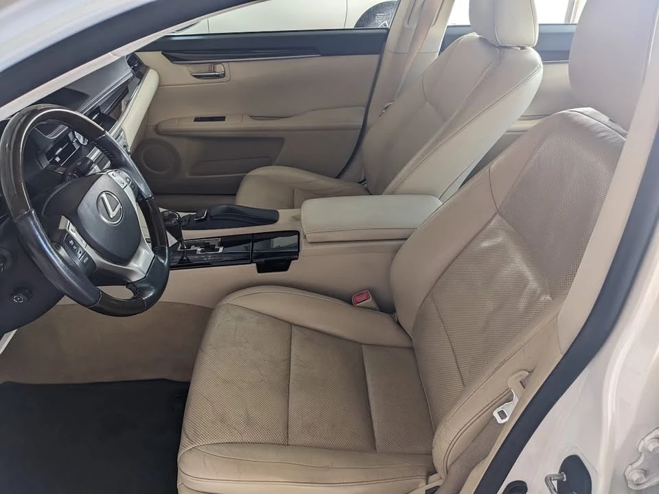 2014 Lexus ES 6th Gen - Image 8 of 14