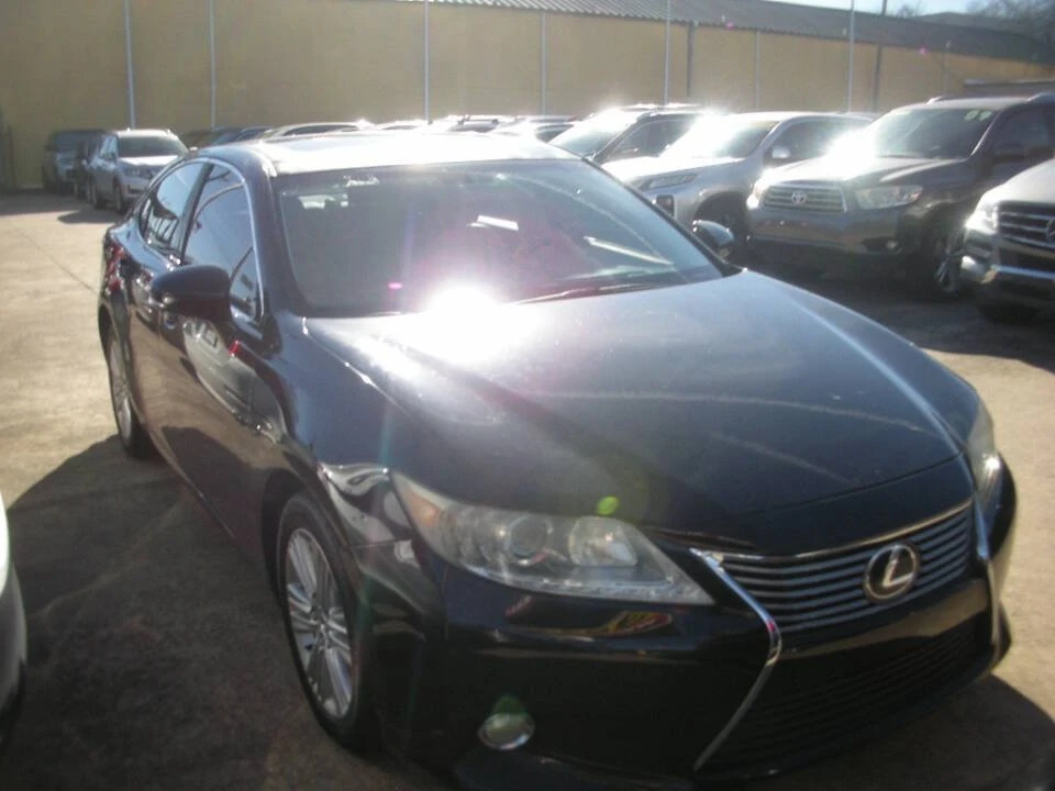2014 Lexus ES 6th Gen - Image 2 of 7