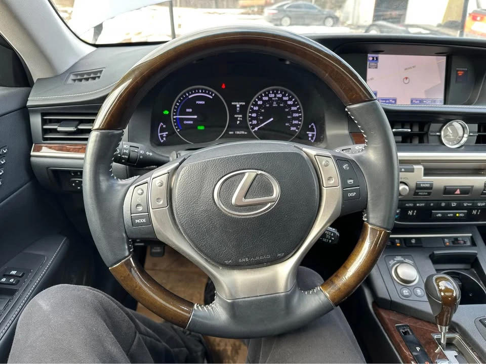 2014 Lexus ES 6th Gen - Image 7 of 20