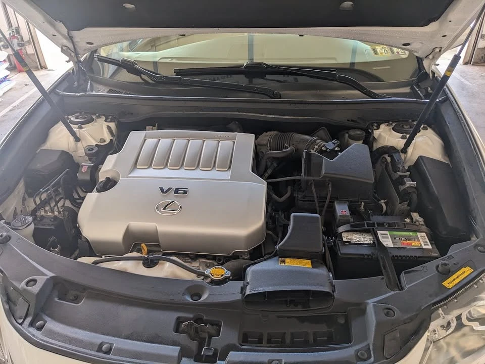 2014 Lexus ES 6th Gen - Image 5 of 14