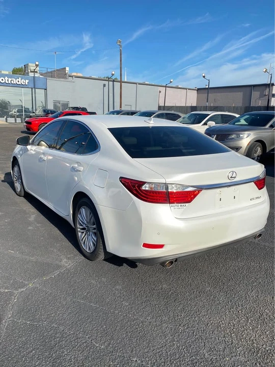 2014 Lexus ES 6th Gen - Image 4 of 7