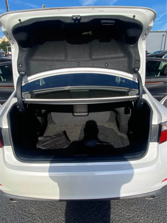 2014 Lexus ES 6th Gen - Image 7 of 7