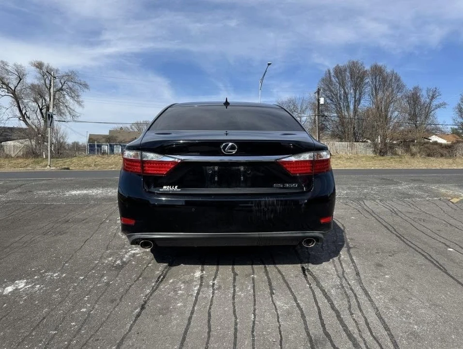 2014 Lexus ES 6th Gen - Image 5 of 20
