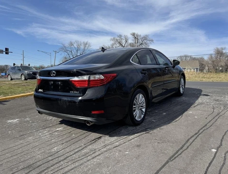 2014 Lexus ES 6th Gen - Image 6 of 20