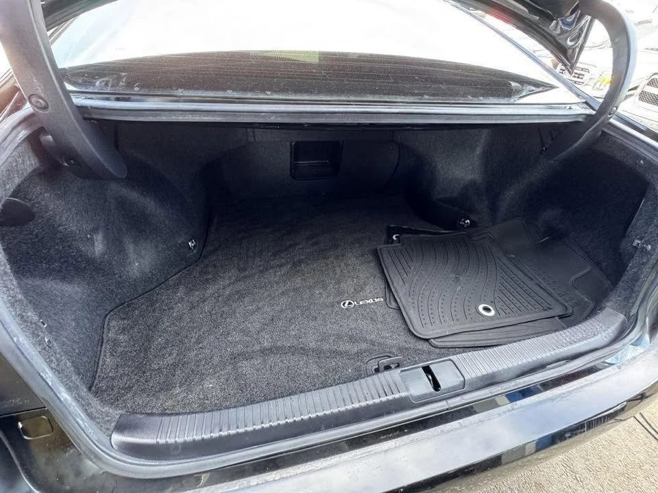 2014 Lexus ES 6th Gen - Image 15 of 20