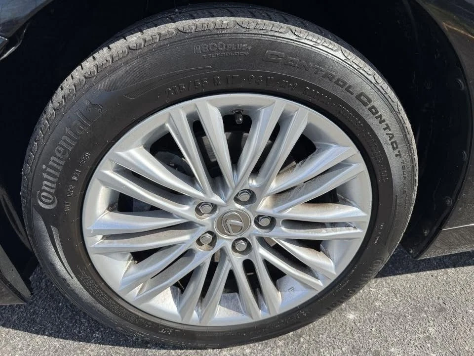 2014 Lexus ES 6th Gen - Image 14 of 20