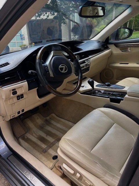 2014 Lexus ES 6th Gen - Image 10 of 14