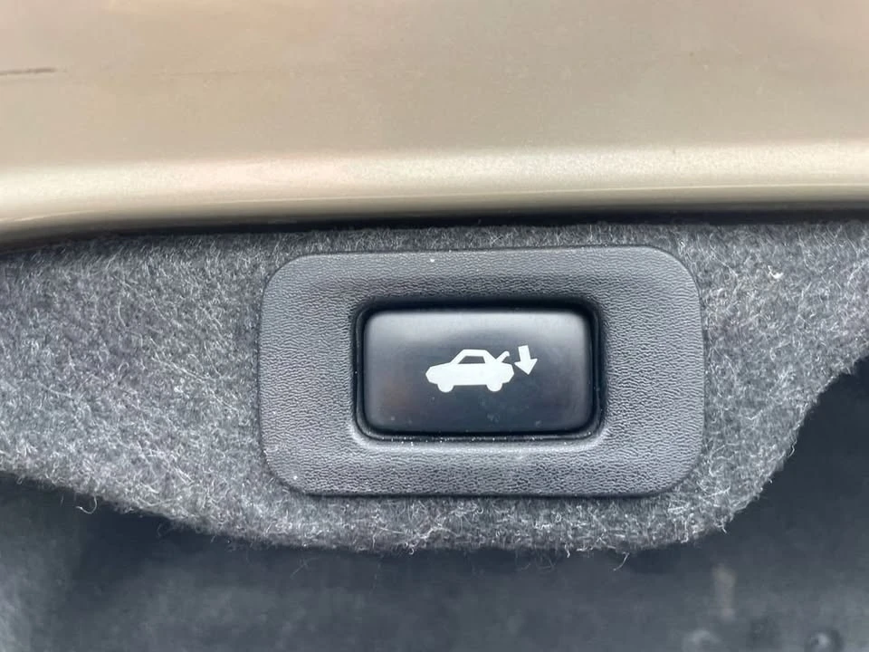 2014 Lexus ES 6th Gen - Image 12 of 20